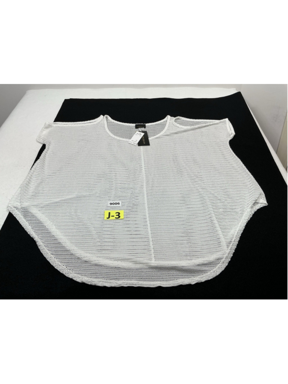 Woman’s NWT Jordan Taylor Beach Coverup XL White Pullover Cut Ou Shoulders